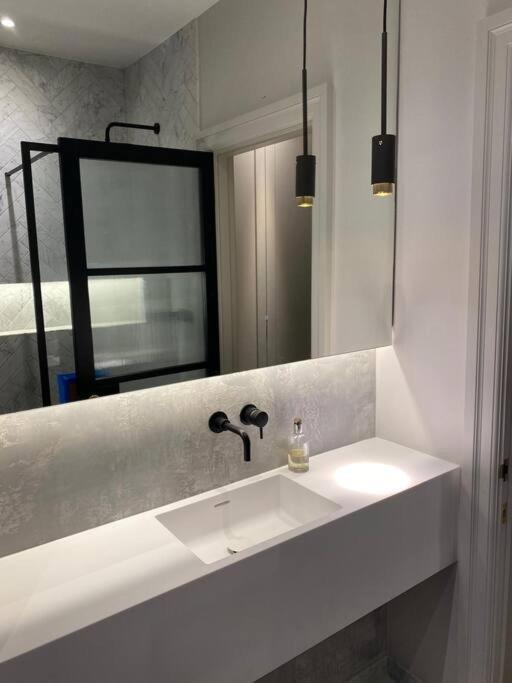 Luxury Georgian Apartment - 5 Minute Walk To Spa Bath Kültér fotó
