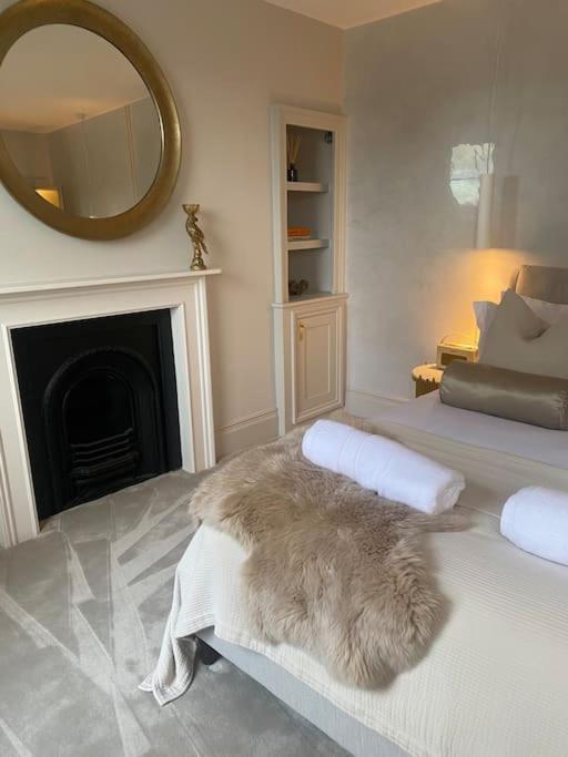 Luxury Georgian Apartment - 5 Minute Walk To Spa Bath Kültér fotó